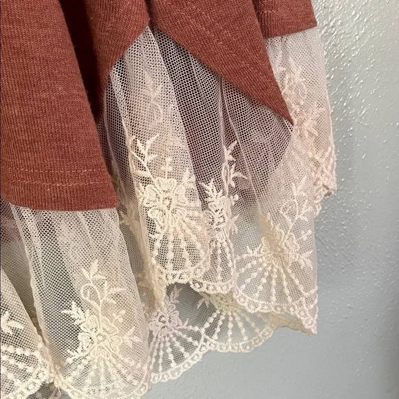 Women's Lace Hem Top in Brown - Picture 6 of 16